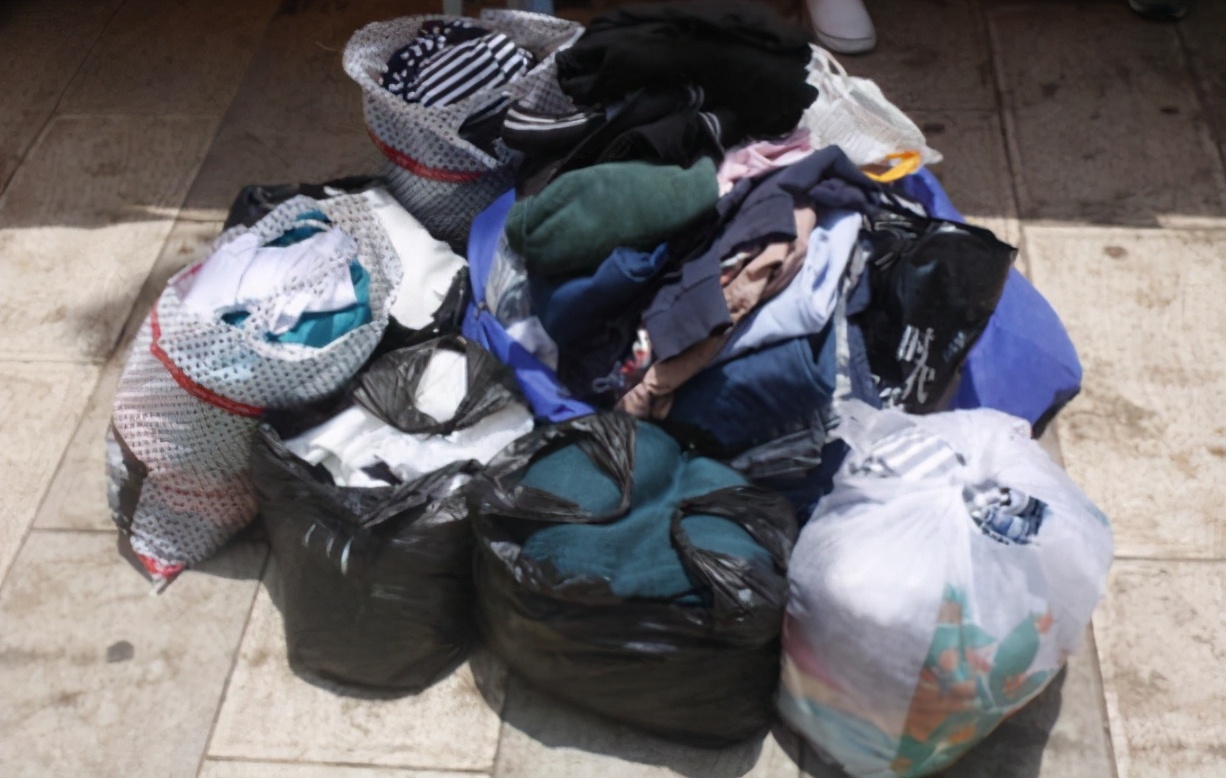 宝宝的旧衣服不能乱扔,老人觉得会"犯忌讳",四种方案轻松处理