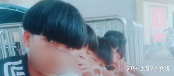 如何看待现在初高中里自称的「社会人」？
