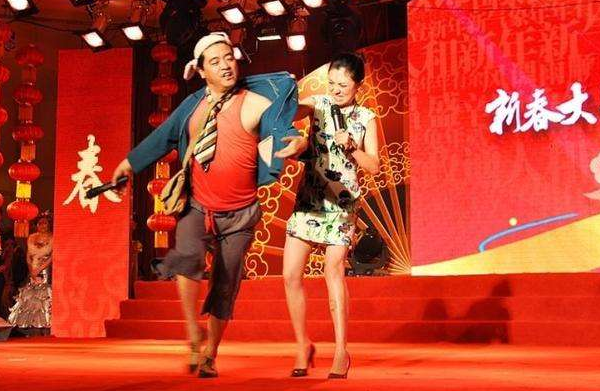 拒绝赵本山拜师潘长江，搭央视李咏走红的魏三，为何越来越“糊”