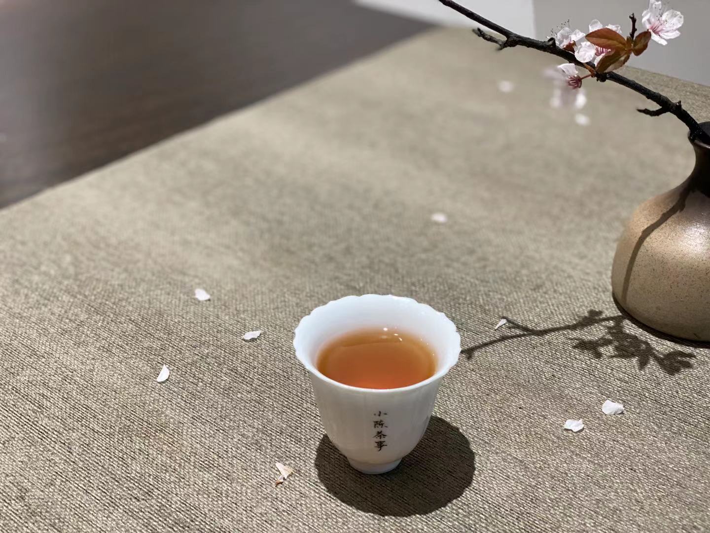 绿茶买龙井，红茶买金骏眉，白茶买老白茶，追着名气买茶有错吗？