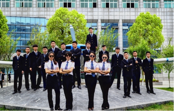 大学里，男生身高多少算“矮”？女生说出内心想法，还真不是1米8