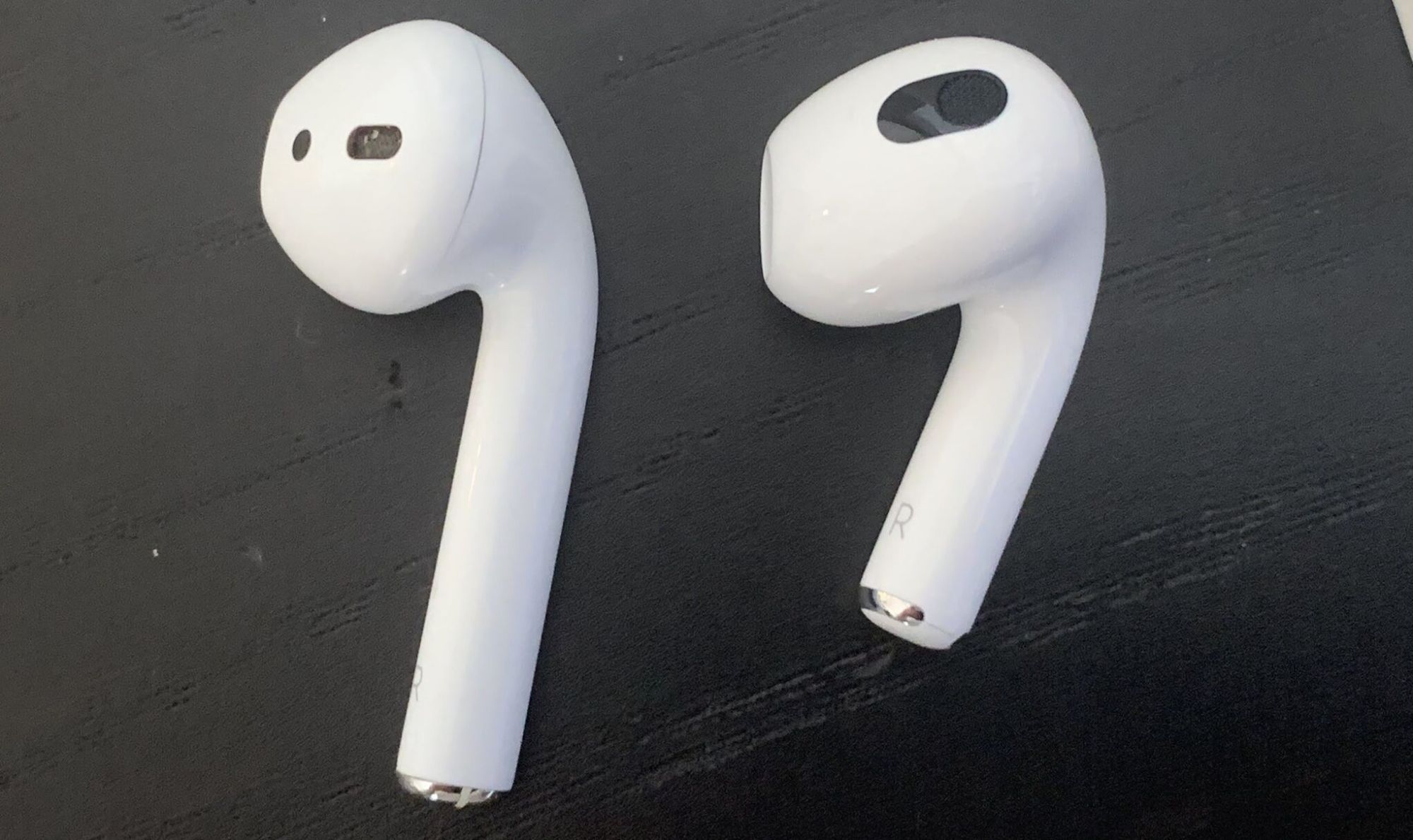 苹果耳机AirPods 3 与 AirPods 2对比：有什么区别，应该选择哪个