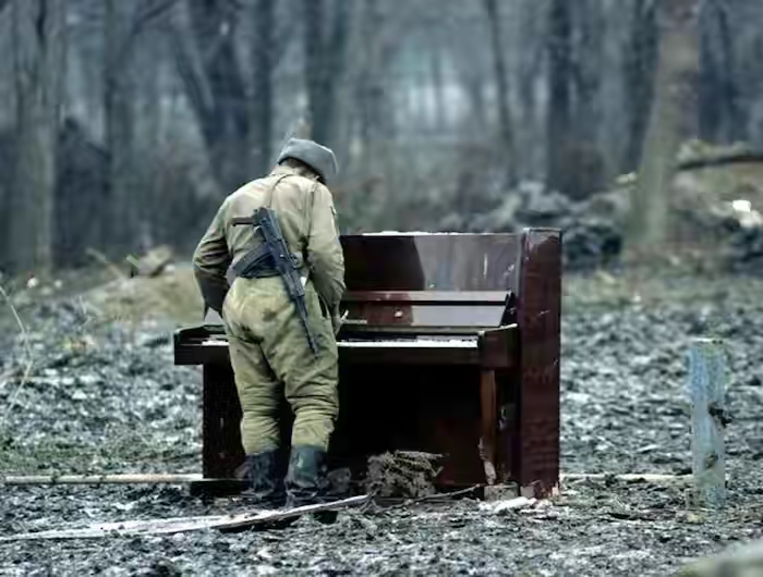 《钢琴家》浅析_战争中的人性