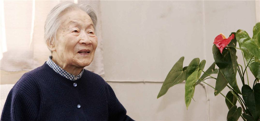风静日闲，流年花开，认真地年轻，优雅地老去