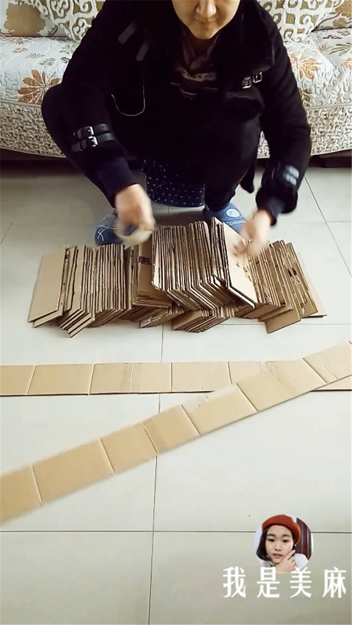 制作,大家可以从身边的废品中选择目标,来与小朋友一起做手工,纸箱