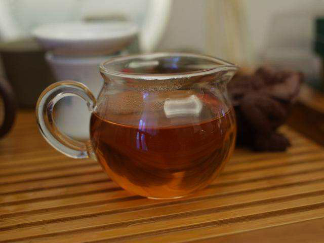 防止衣服褪色可以用盐泡吗？