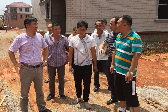 乡镇公务员将集体涨工资，县城公务员羡慕不来，你愿意报考吗