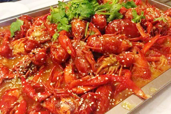 让胆固醇“一路飙升”的食物，忍不住贪吃，胆固醇很难“听话”