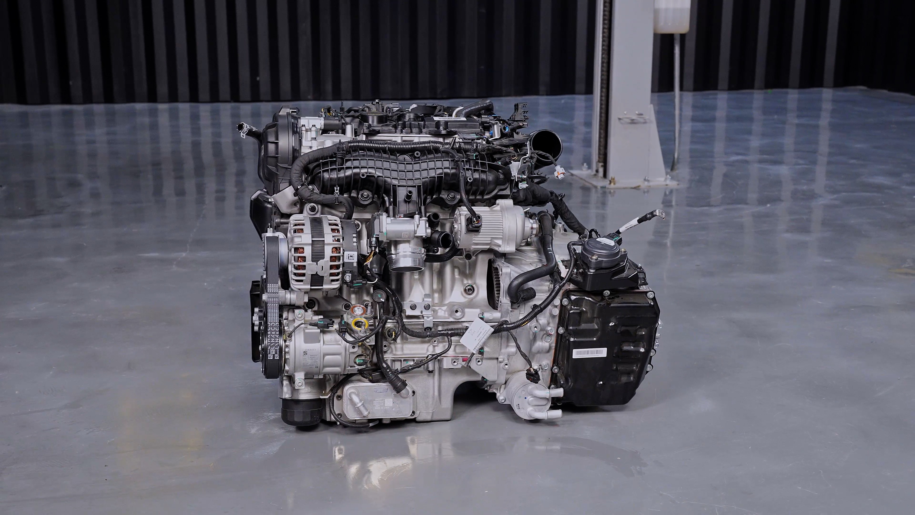 都说领克01用料厚道，我们买了一台拆了，结果你们满意么？
