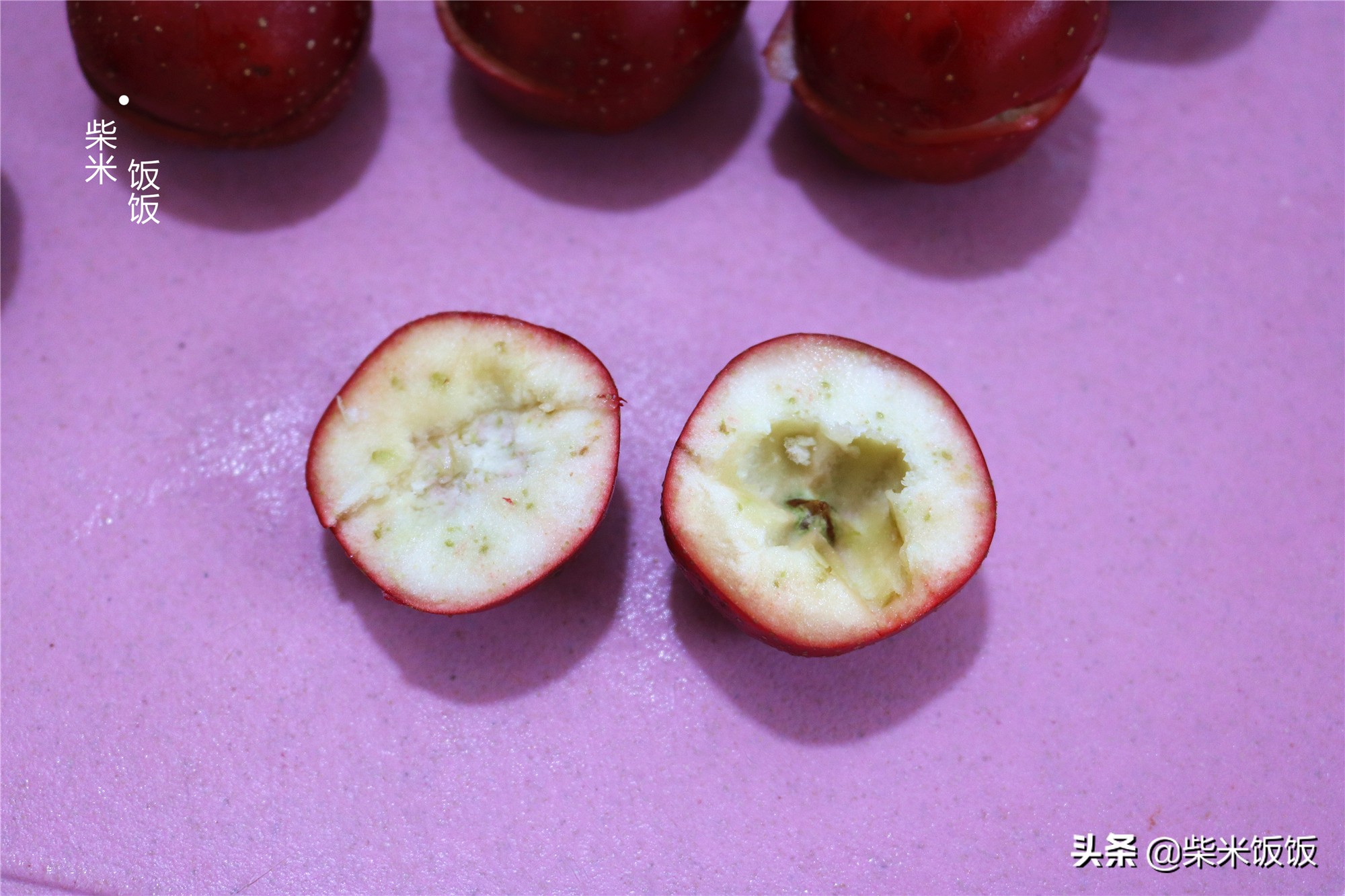 别买糖葫芦了，自己做很简单，嘎嘣脆不粘牙，实惠又好吃