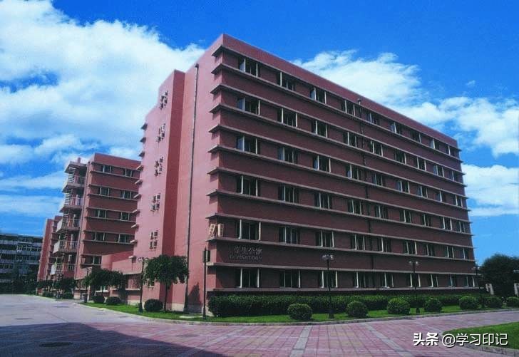 北京这所不起眼的大学，校名很像二本，实则录取分数线超985