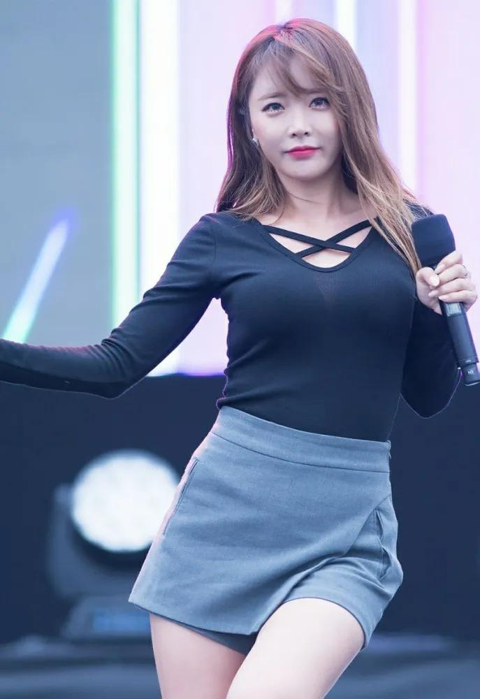 韩国娱乐圈第一美女洪真英,又美又清纯,微胖的身材怎么看都迷人