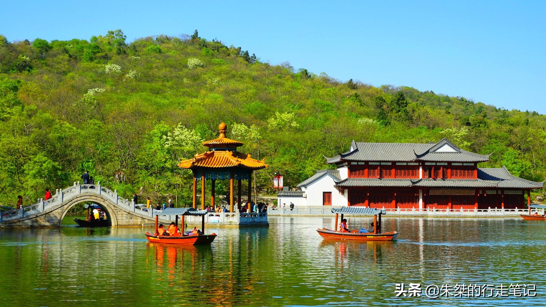 "天作之合"和安徽潜山市孙策与大乔,周瑜与小乔爱情故事有关.