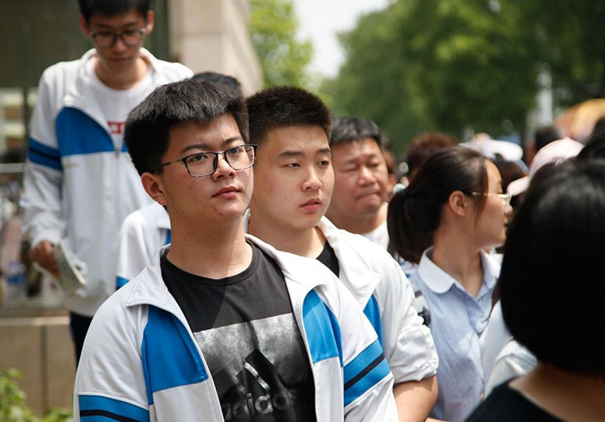 “文科生”和“理科生”的差距，谁更有前途？大学毕业后才明白