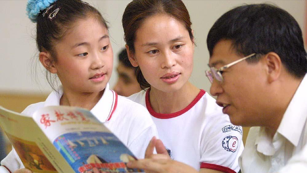 学生带手机进校园，老师没收、保管有风险