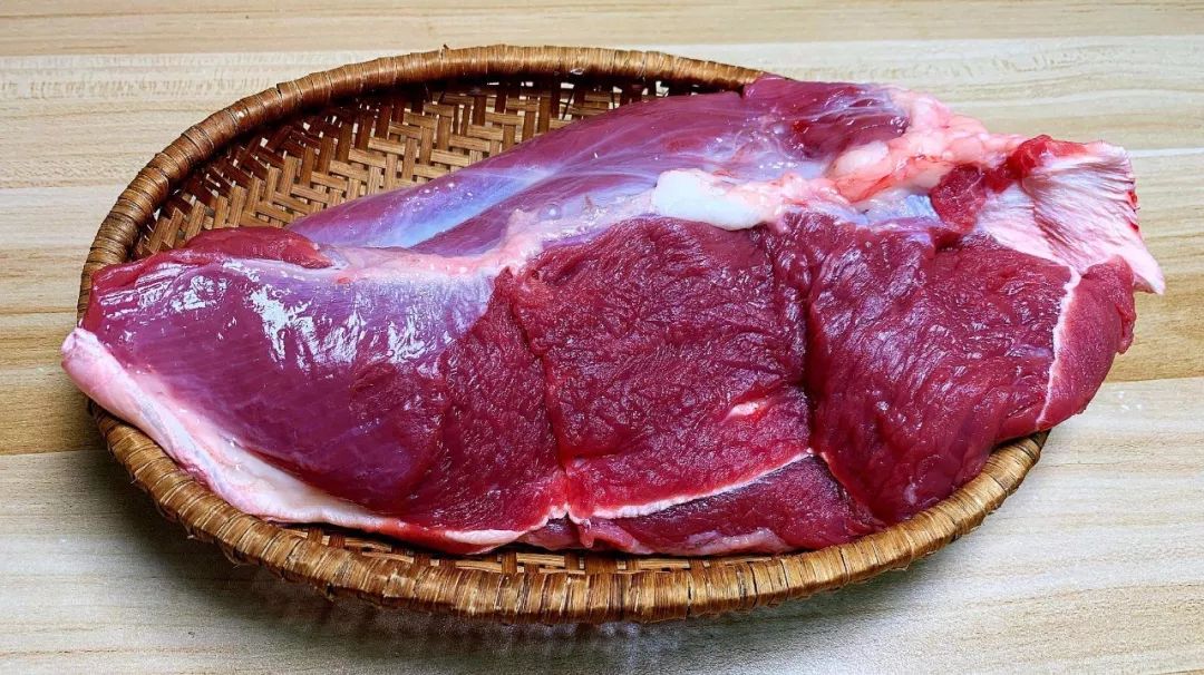 鹿肉好吃难去腥？这样做鲜美至极，没腥味