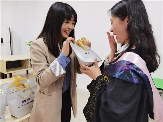 毕业季想要“留校任职”，前提是要满足这3个条件，你知道几个