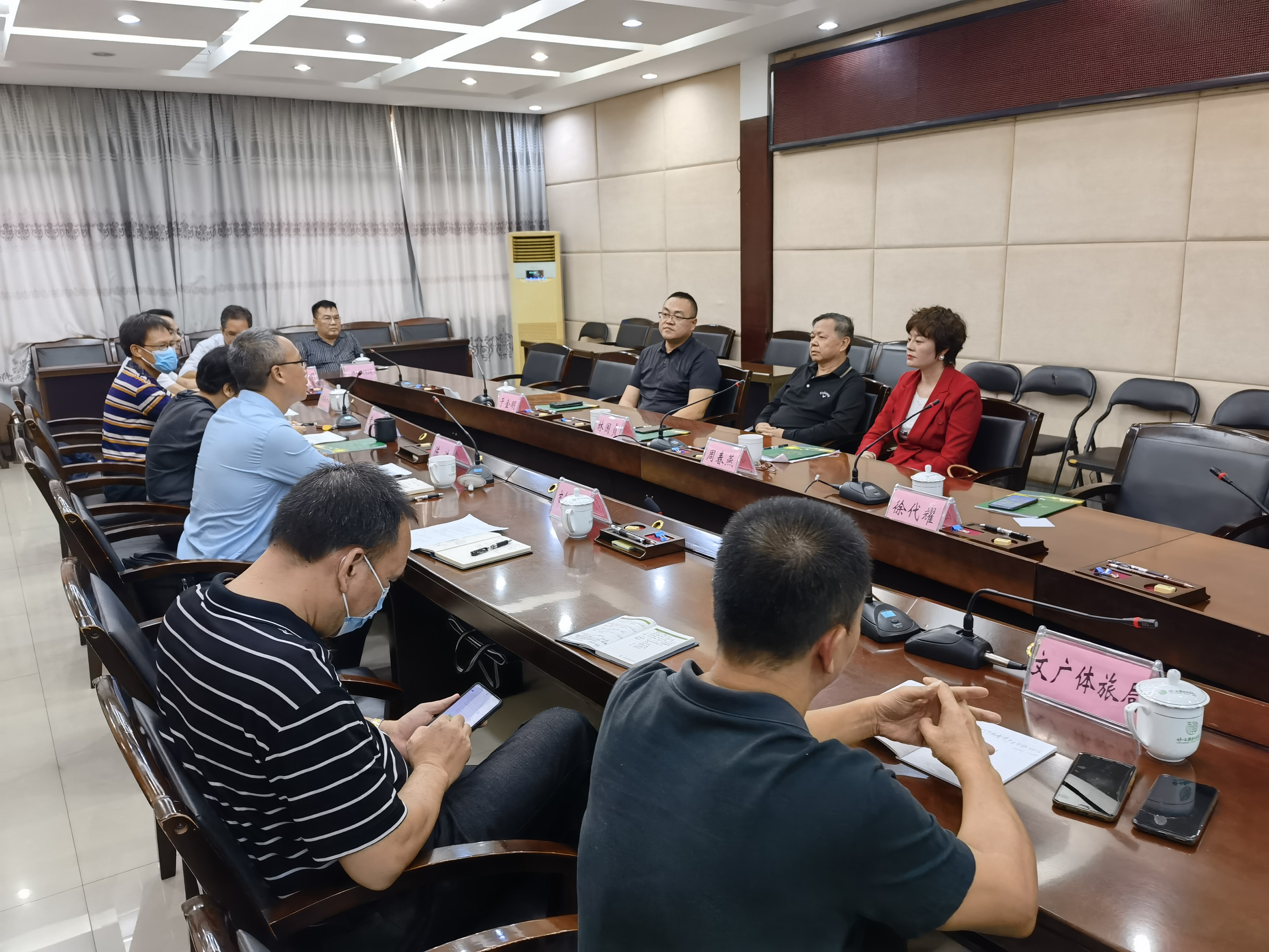 深圳市新零售产业互联协会与百色、横州市政府洽谈乡村振兴