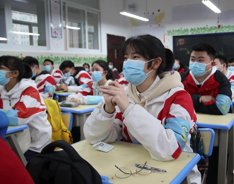 今年高考还会顺利进行吗？部分地区中小学面临停课，高三学生惶恐