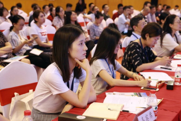 教师招聘考试条件（中小学老师招聘条件有变化）