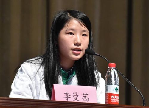 2017衡水中学高考状元（从年级300名到高考状元）