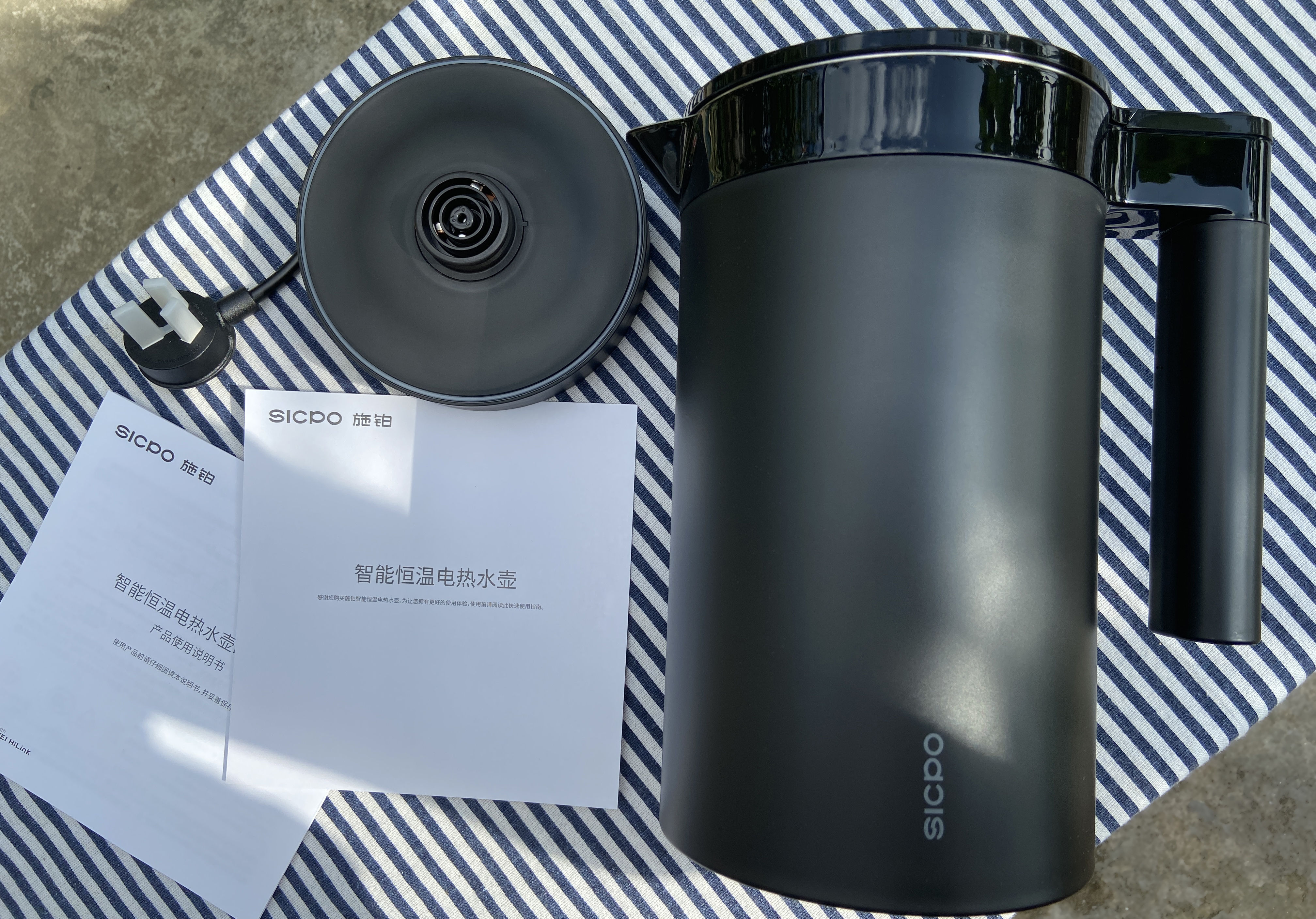 这才叫黑科技，能保温，还能app远程操控，荣耀亲选电热水壶测评