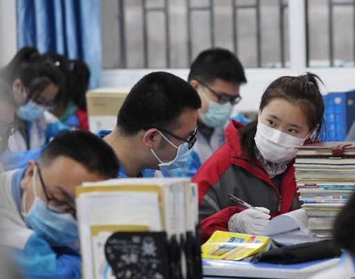 今年高考还会顺利进行吗？部分地区中小学面临停课，高三学生惶恐