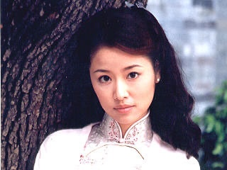 “白月光”林心如的堕落史，她背后的故事，远比你想得更恶劣