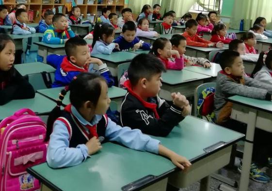 4篇小学生0分作文，老师看完忍不住笑，家长脸红：不是我教的