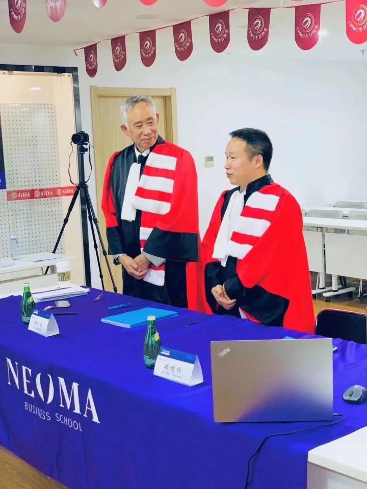 硕士毕业，是去工作？还是继续读博呢？该怎么选择？