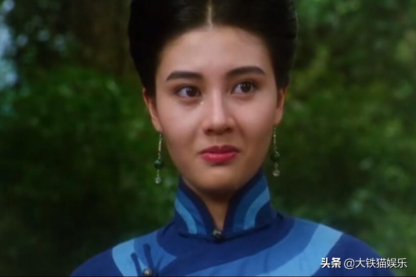 鹿鼎记名场面，7版阿珂出场，有人嗅花有人火拼，黄晓明版洗澡？