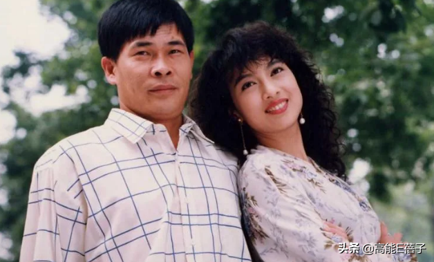 他是《家有仙妻》男主,如今债务缠身却帮债主求情