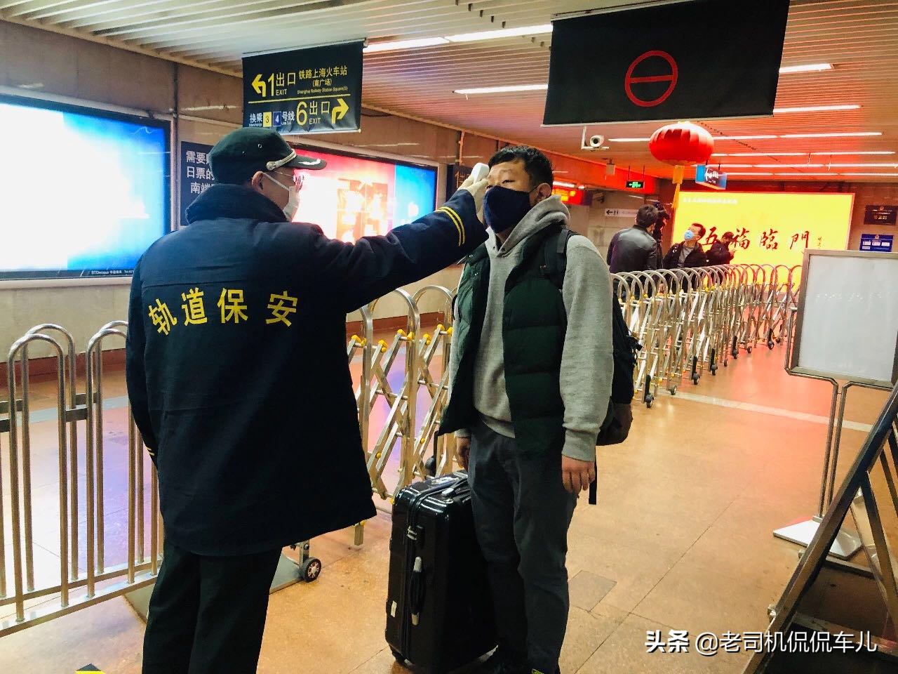 国产“smart”，价格不到4万，一车位能停两，选TA让你出行更便利