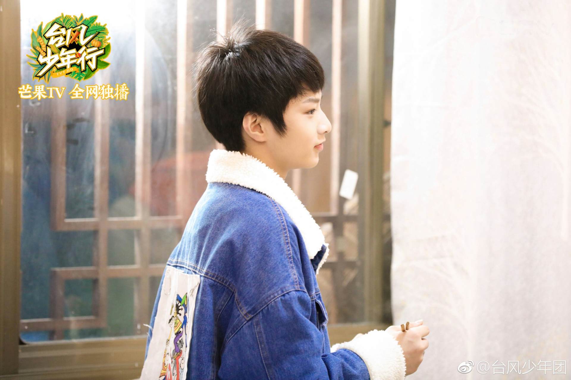 刘耀文初中毕业照曝光：养成系狼崽，有着“反差萌”的身高与实力