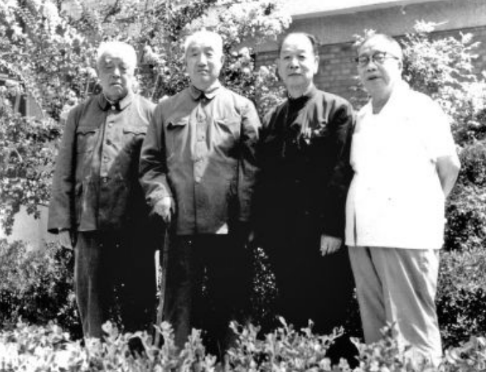 1990年徐向前逝世，儿子向中央提出要求，为何中央不能全都同意？