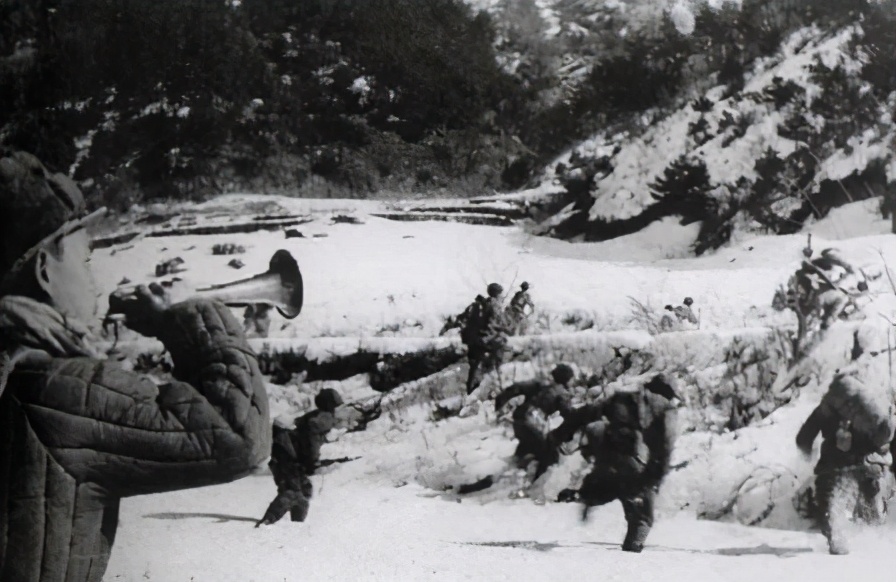 1950年，雪地潜伏3天3夜被冻掉四肢的志愿军小战士，后来怎样了？