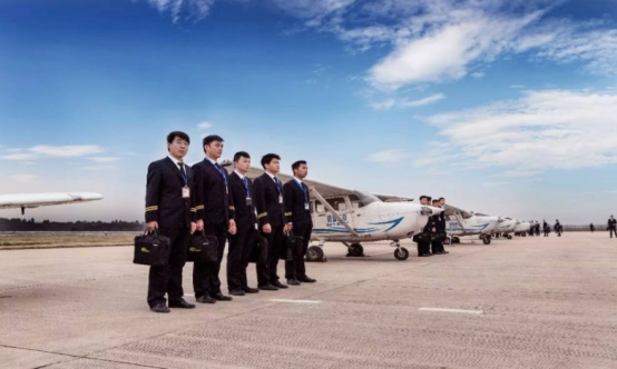 湖南有所高中很低调，33人被“空军航空大学”录取，全国第一名