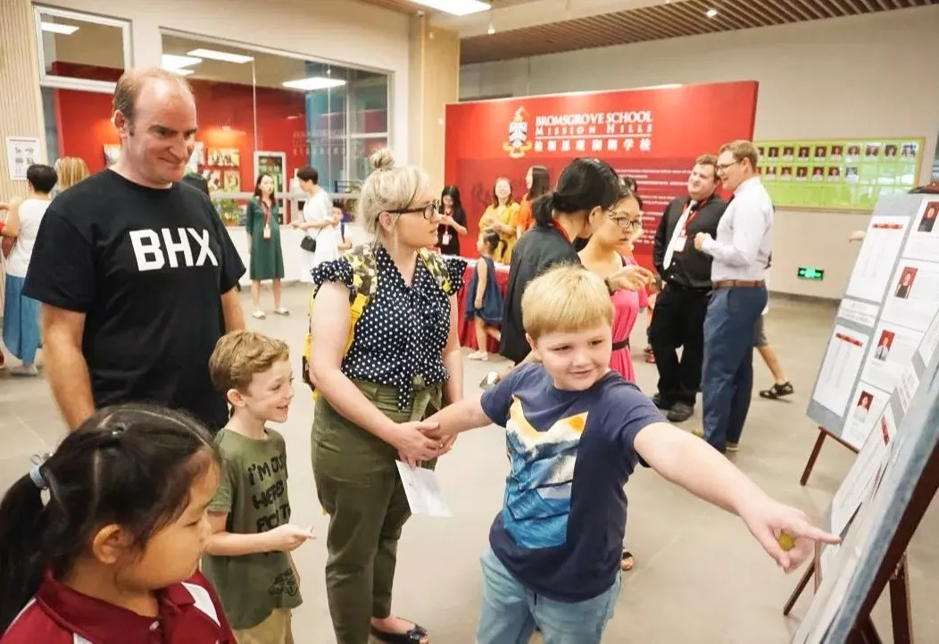 龙华最“神秘”的学校！竟然有550年历史！还是英式教育的典范！