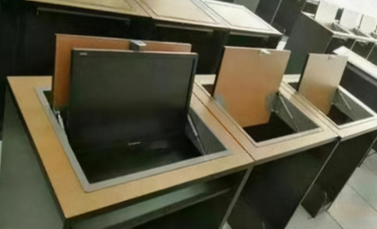 中小学改用“新课桌”，学生上课睡觉或成难题，家长终于能放心了