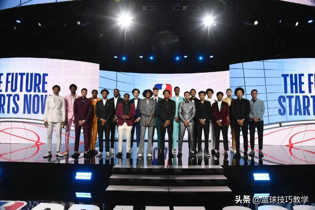 NBA状元和顺位啥意思(NBA选秀大会来了！状元签出炉！前十顺位依次选中了他们)