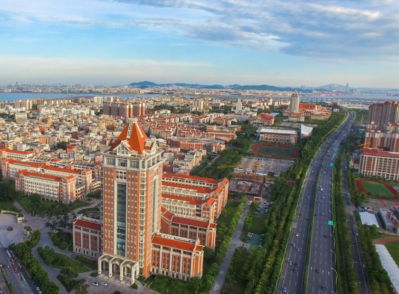 南开大学滨海学院招生办电话（天津市这所三本院校）