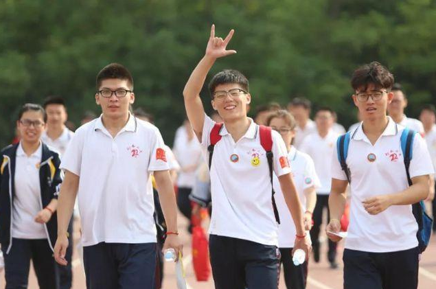 高考迎来“大变化”，一二三本或将取消，考生报考变得更容易