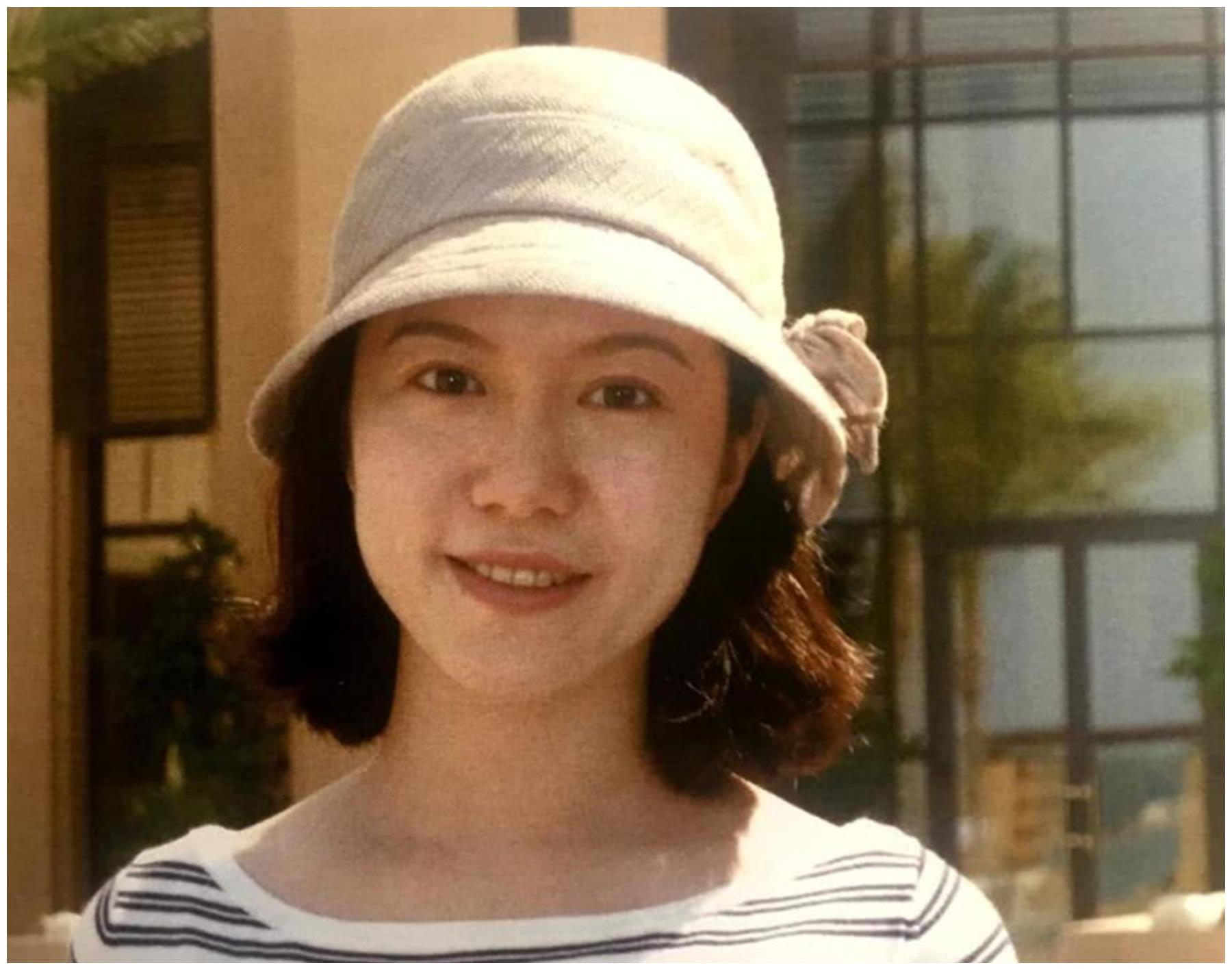 别再骂翁帆了，捐掉近200万美金存款，和杨振宁恩爱17年值得尊敬