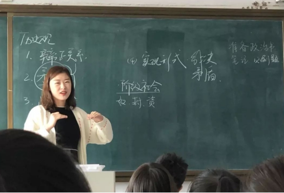 大学毕业生想“留校任教”，至少需要满足3个条件，不然很难实现