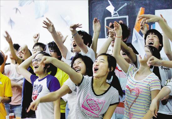 看看清华大学的学生笔记，还有“考试资料”，考上清华是有原因的