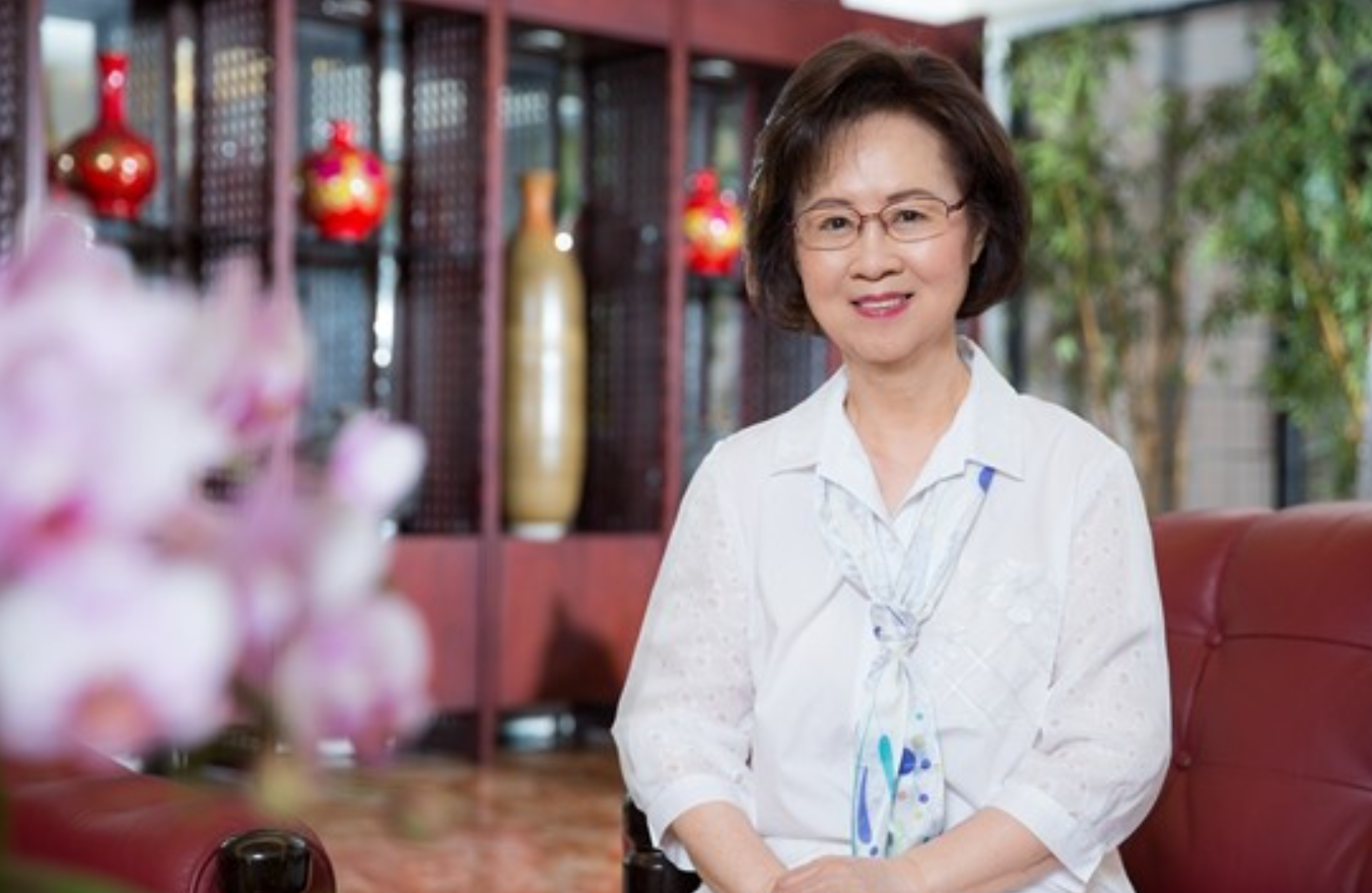 因《还珠格格》成名,两年后不幸去世,"香妃"刘丹经历了什么?