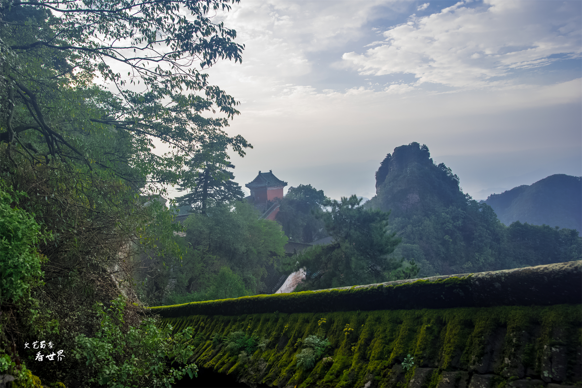 中国名山大川(中国有许多名山大川，除了三山五岳，这6座山一生必去)