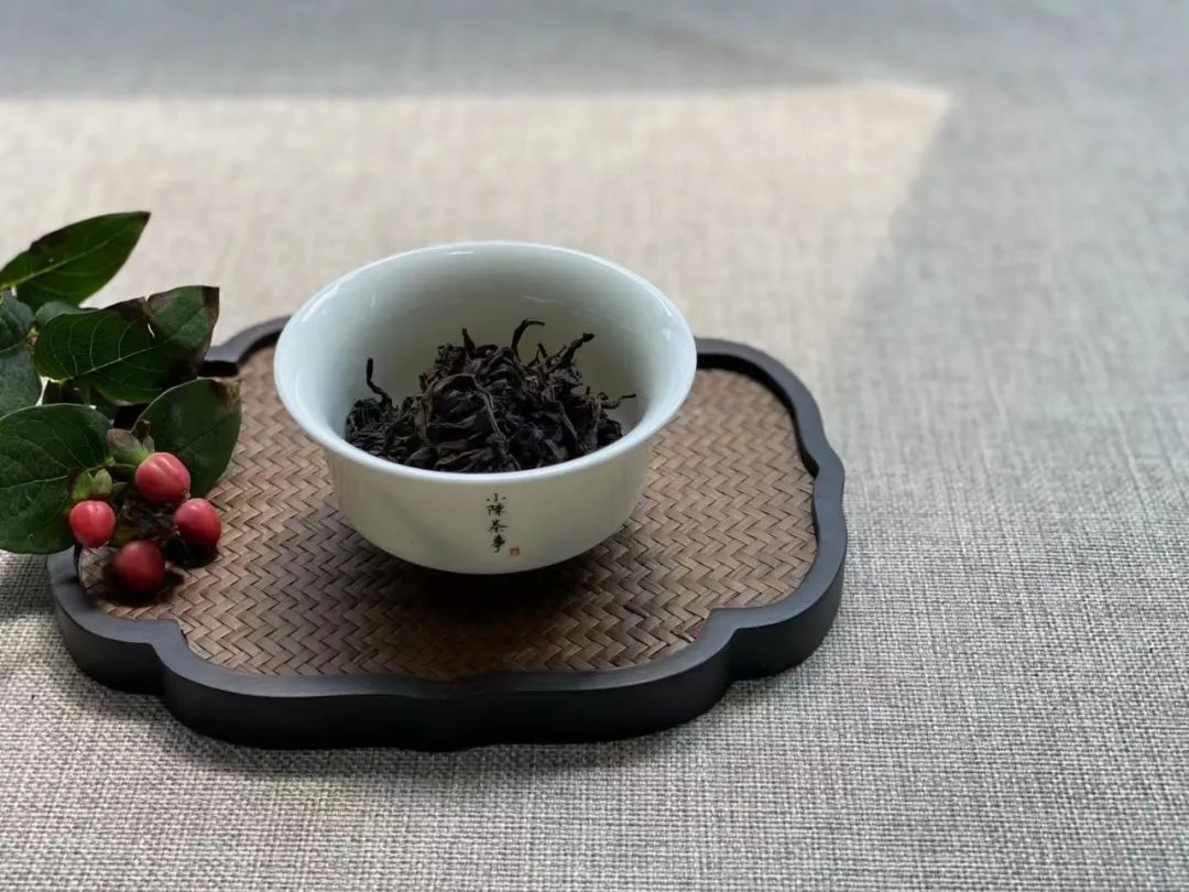 冲泡肉桂、水仙、大红袍时，为了避免喝到碎茶，该不该使用茶滤？