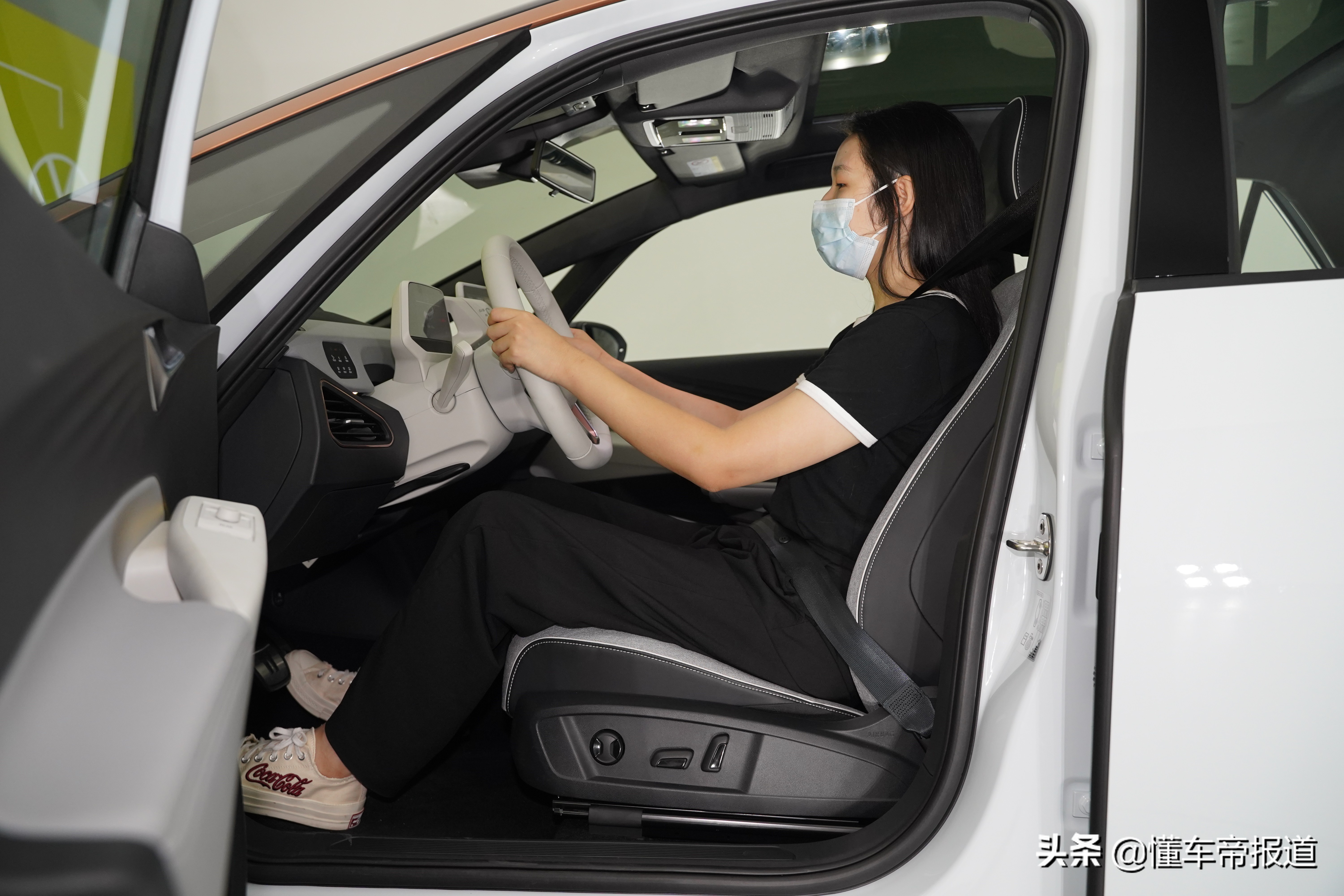 新车 </p><p>　　 售15.9888万元起，上汽大众ID.3上市，NEDC续航里程430公里