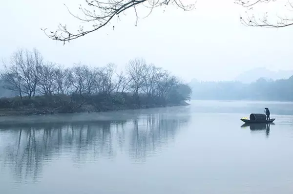 乌篷船，一袭烟雨枕江南